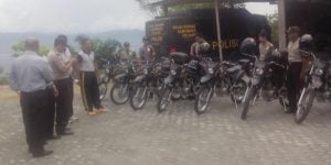 Kabag Ops Polres Donggala Serahkan 17 Randis Babinkamtibmas