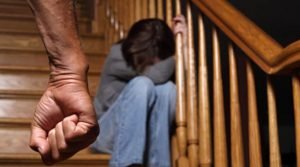 Dilaporkan Ke Polda : Suami minta “Jatah “ ke Istri dengan Todongan Parang