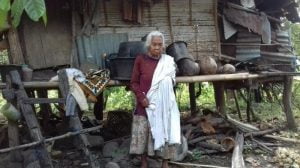 Anak Sukses di Rantau, Indo Sania Sebatangkara di Gubuk Reot