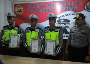 Tiga personil Sat lantas palu Yang Tegur ASN Terobos Patwal Mendapat Reward Kapolres Palu