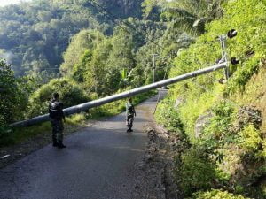 Anomali Cuaca di Toraja,sejumlah Tiang Listrik Tumbang