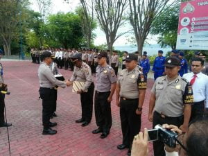 ​Berhasil Gagalkan Peredaran Shabu, Enam Personil Polsek Labuan Terima Penghargaan 