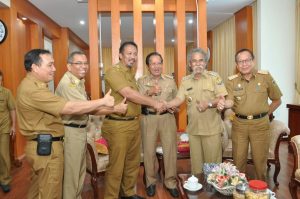 Gubernur Longki Fasilitasi Perdamaian Dua Bupati & Wabup 