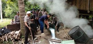 Polsek Labuan Gerebek Pabrik Cap Tikus