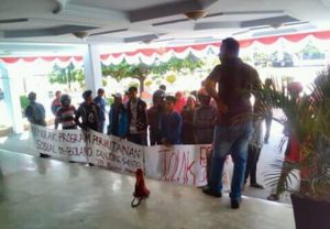Warga Bolano Kembali Demo Menolak Suaka Margasatwa Tanjung Santigi