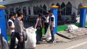 Polres Buol dan komonitas GILA melakukan Aksi pungut sampah Di HUT Bhayangkari ke 72