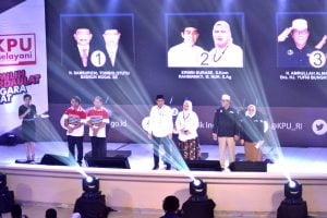 Debat Kandidat Cabup Parimo diwarnai Aksi Sindir Antar Paslon