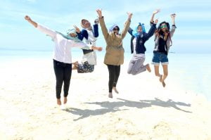 Indahnya Pantai Berpasir Putih, Surga Tersembunyi Wisata Pulau Tomini