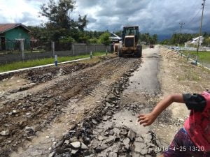 Bermasalah,Ruas Jalan Palasa-Bambasiang bernilai Rp 1,5 Milyar Dibongkar Dinas PUPR Parimo