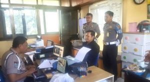 Viral !!! Lihat Video AKBP Yusuf Tendang Ibu-ibu, Kapolri Marah Besar