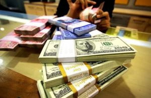 Breaking News.!! Nilai Tukar Rupiah Kembali Anjlok di Posisi Rp14.652, –