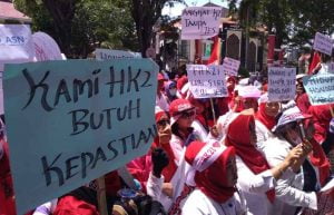 Tuntut Kejelasan Status Pengangkatan ASN,Ratusan Honorer K2 di Sulteng Demo