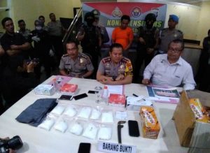 Tertangkap Tangan Bawa Sabu 1 Kg,Polisi Bekuk Polisi