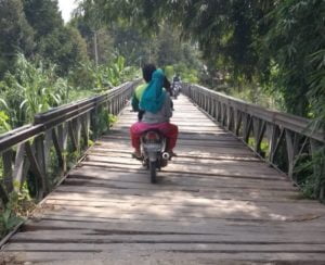 Jembatan Penghubung Desa Rusak,  Tak Kunjung Beroleh Perhatian Pemerintah Daerah