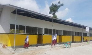 United Tractors Bangun Tiga Sekolah Dasar Semi Permanen Untuk Korban Bencana di Kota Palu