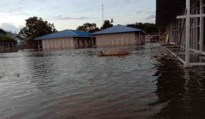 Belum Ditempati Warga,Huntara Desa Lende Jadi Sasaran Banjir Rob