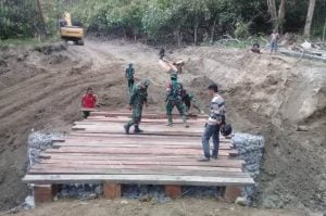 Jembatan Ngangamunti Desa Bakubakulu Rampung di Minggu Pertama TMMD