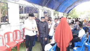 Rajiun Datangi “Sarang” Rusman, Bukber Puasa Dibatasi Pagar