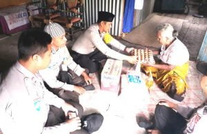 Polsek Galang: Maknai Bulan Suci Ramadhan Dengan Berbagi Rejeki Dengan Warga Kurang Mampu