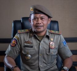 Somasi Kabag Humas Pemda Muna Tak “Bertaring”, Baliho Rajiun Bakal Tetap Kokoh