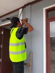 Huntap Tondo Mulai Dipasangi Meteran Listrik