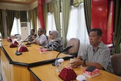 Anggota DPRD Kota Palu Mutmainah Corona hadiri Rapat Dalam Langkah pencegahan Covid-19 Oleh Walikota Palu