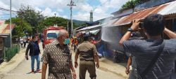 Gunakan Damkar,Satgas Covid Morut Semprot Massal Disinfektan di Kolonedale
