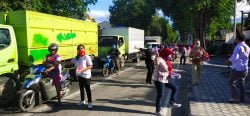 Cegah Penyebaran Covid-19,DPD KAI Sulteng Bagikan Seribu Masker Gratis di Jalanan Kota Palu