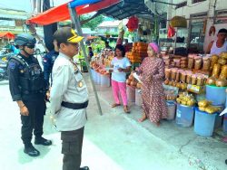 Kapolda Sambangi Warga Palu Untuk Sosialisasi Maklumat Kapolri  Tentang Penanganan Virus Corona