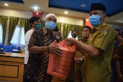 Pengurus Masjid di 140 masjid di Kota Palu dapat Bantuan Paket Ramadhan