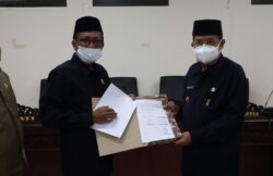 Pemda Parimo Bersama DPRD Tandatangani Nota Penyusunan Rancangan KUA dan Perubahan Anggaran APBD Tahun 2021