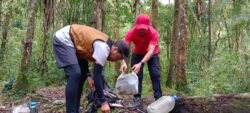 Aksi Heroik 7 Jurnalis Kota Palu Pungut Sampah Hingga Ke Puncak Gunung Nokilalaki