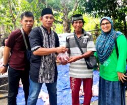 PWI Sulteng dan BP2W Salurkan Daging Kurban Kepada Masyarakat Lingkar Tambang Galian C di Kota Palu