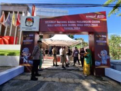 Polresta Palu. Perketat Pengamanan selama Tahapan Calon Walikota dan Wakil Walikota 2024-2029 di Kantor KPU Kota Palu