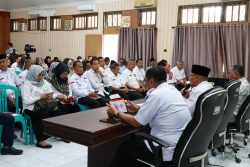 Suasana Rapat Musrembang yang dihadiri pimpinan OPD, Sekda Donggala dan instansi terkait yang dipimpin oleh Wakil Bupati Donggala, Taufik M. Burhan ( foto: Basrudin) 
