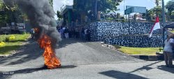 Aliansi Donggala Bergerak Kepung Dan Teriaki Inspektorat dan Kejari Donggala Terkait Lambannya penanganan Kasus Korupsi