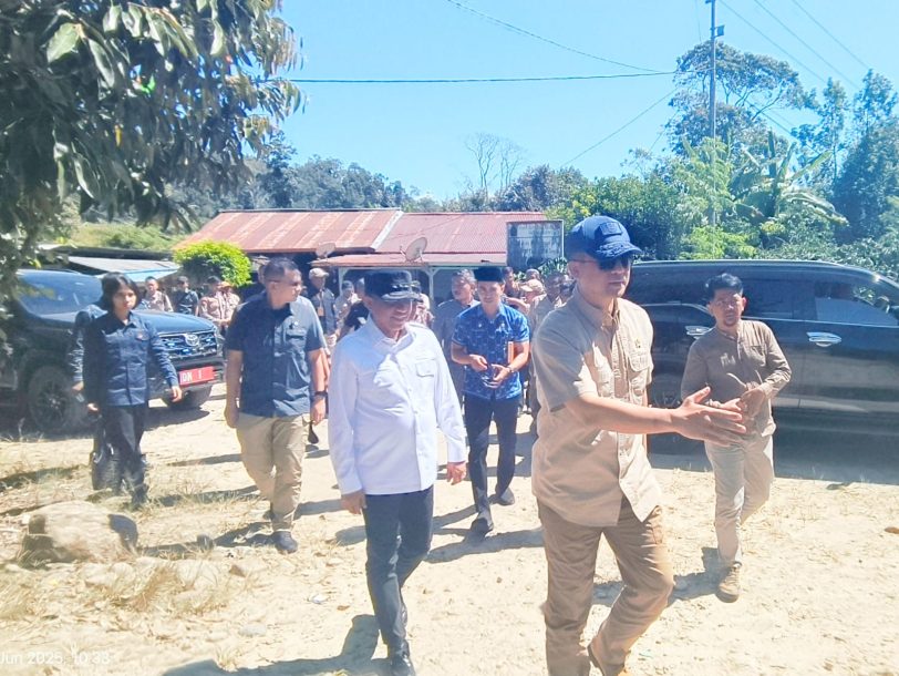 Jalan Rusak, Masalah Listrik, Kesehatan dan Pendidikan Warnai Curhat Warga Saat Kunjungan Menteri Transmigrasi di Lembantongoa