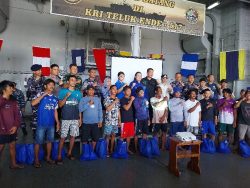 TNI AL Gelar Satgas Trisila Tahap III di Donggala, Nelayan Serbu KRI Teluk Ende