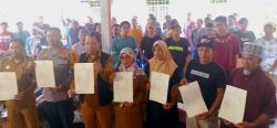 Pembagian 100 sertifikat tanah untuk nelayan di kecamatan sojol