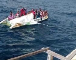 15 Warga Filipina Diselamatkan Nelayan Buol Setelah 13 Hari Terkatung- Katung Dilautan Lepas