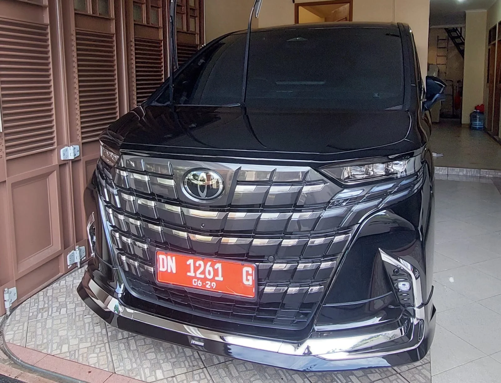 Polemik Mobnas Alphard , Dipinjam Kejati Sulteng Hingga Dibeli Tanpa Lewat Pembahasan di Banggar DPRD Morowali